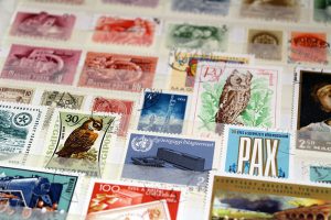 Briefmarkentausch im Haus der Begegnung in Giebel