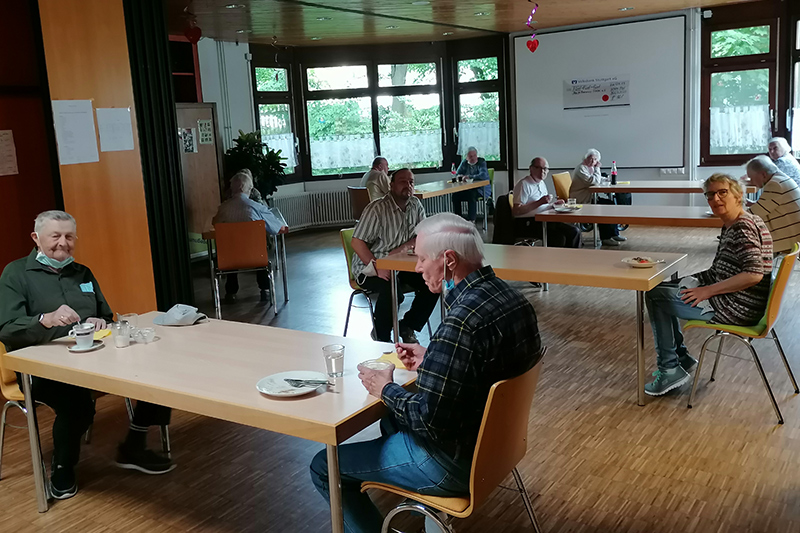 Man sieht die Freude bei allen, natürlich auch bei unseren Mittagstischgästen! Danke dass Ihr/Sie sich so toll an an alle Regeln haltet! 