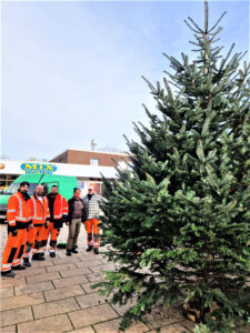 Danke an das Weihnachtsbaum-Aufbau-Team 2022!