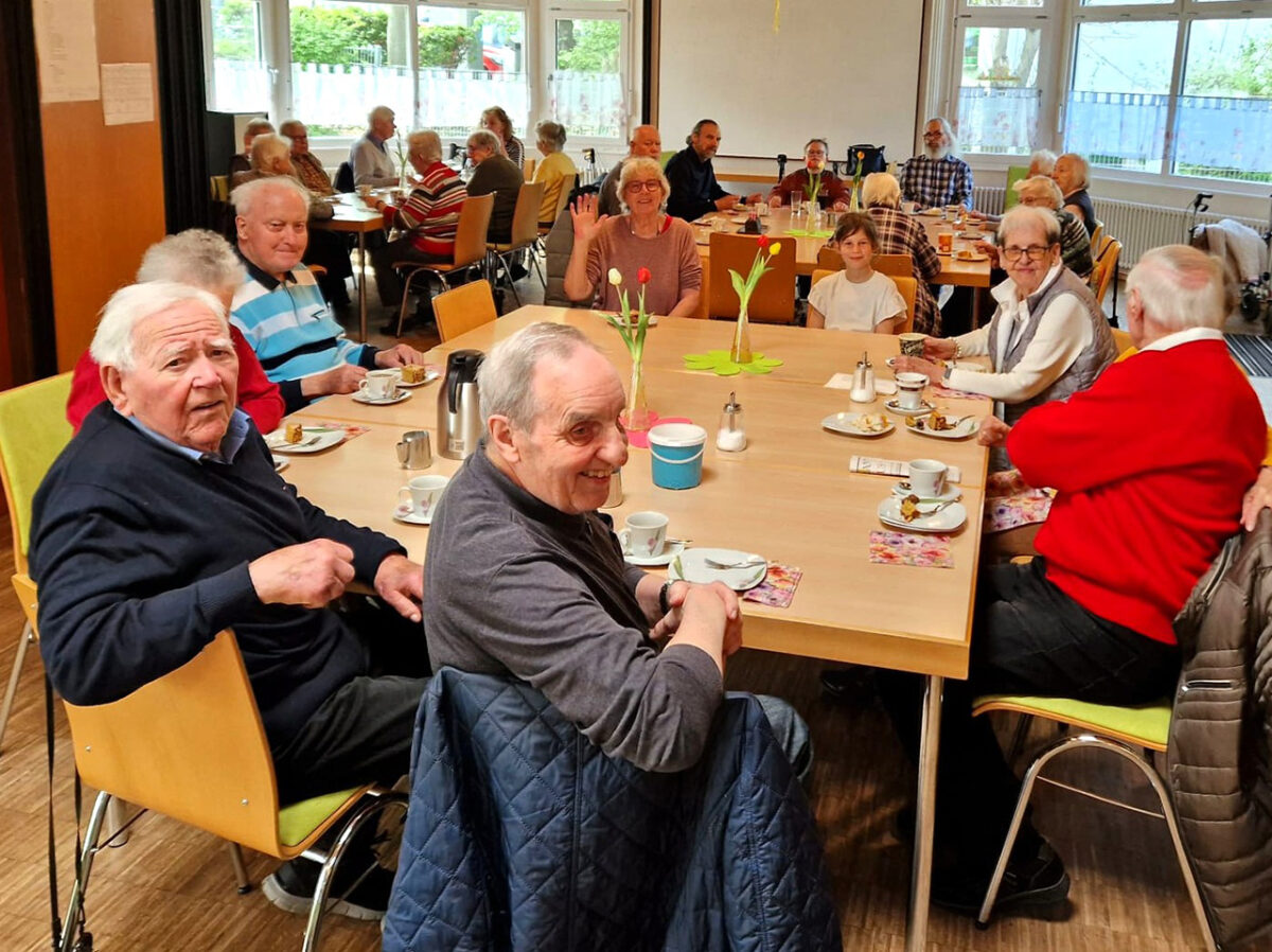 Immer wieder sonntags: Freuen sich Gäste und Team auf unser beliebtes Sonntagscafé, wie auch letzten Sonntag (19. April 2026), ein gelungener Nachmittag! Foto privat